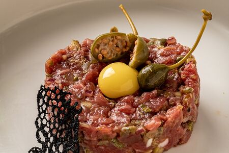 Тартар из говяжьей вырезки 