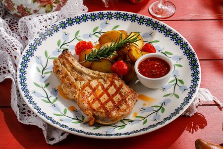 Свиная корейка на ребрышке гриль