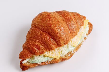 Круассан сырный с мёдом 