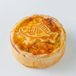 Киш с красной рыбой и брокколи