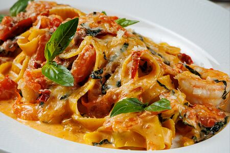 Тальятелле с тигровыми креветками