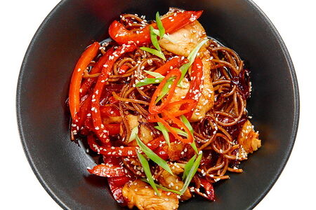 Соба с цыплёнком терияки