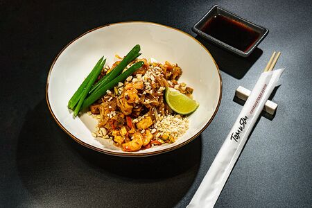 Лапша пад-тай с курицей