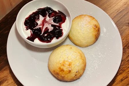 Сырники со сметаной