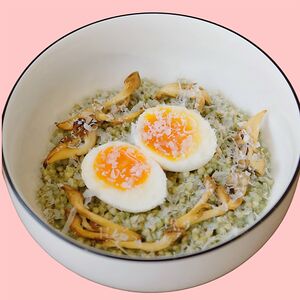 Зеленая гречка с домашним песто и вешанками