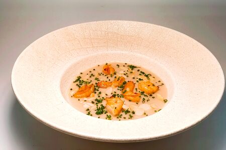 Крем цветная капуста, креветки, миндаль