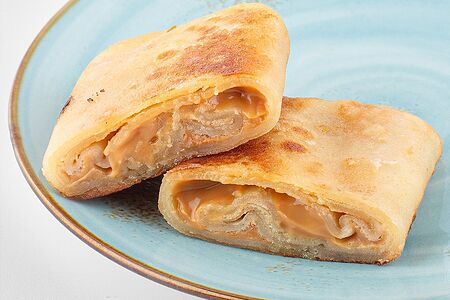 Блин с варёной сгущенкой