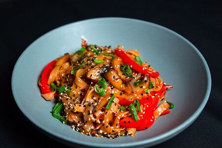 Wok с говядиной