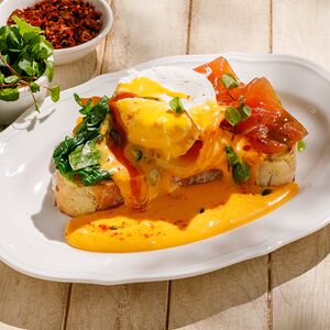 Яйцо Бенедикт с лососем