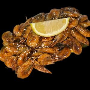 Жареные креветки в соусе кимчи