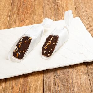 Шоколадная колбаса с арахисом