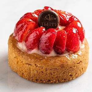 Тарталетка с клубникой 