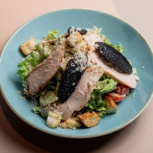 Цезарь с курицей