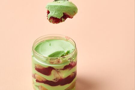 Фисташковый тирамису с малиной