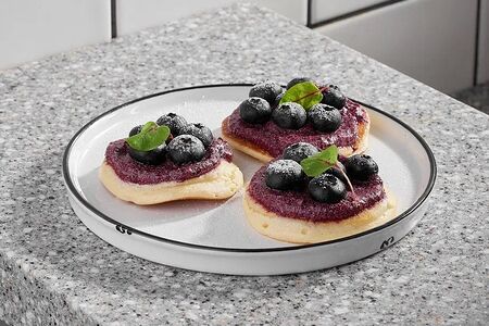 Панкейки с черничным кремом 
