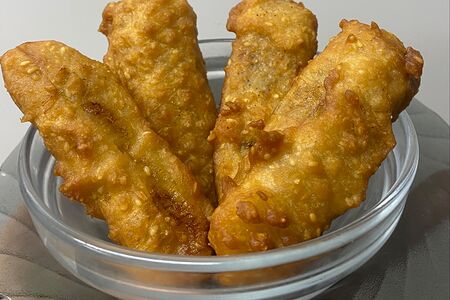 Жареные бананы в кляре сгущенным молоком