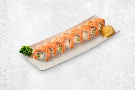 Ролл опаленный лосось