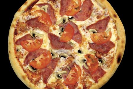 Пицца с ветчиной и грибами