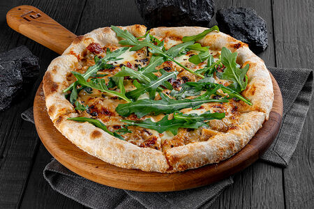 Пицца с белыми грибами