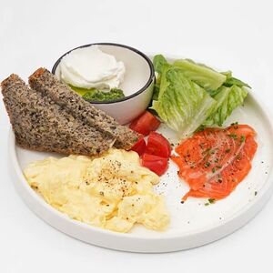 Завтрак с лососем