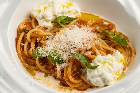 Спагетти со страчателлой