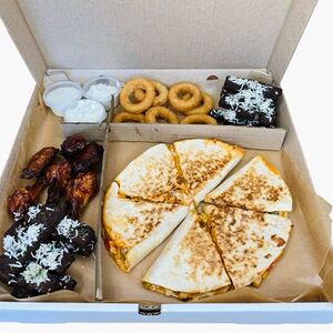 Сет снеков и кесадилья 