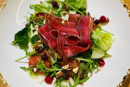 Салат с уткой Магре