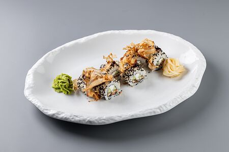 Ролл со спайси угрём и сливочным сыром