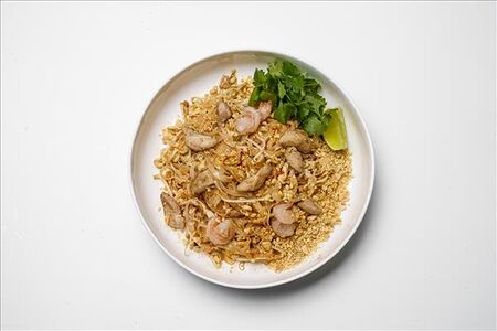 Пад Тай с курицей и тигровыми креветками