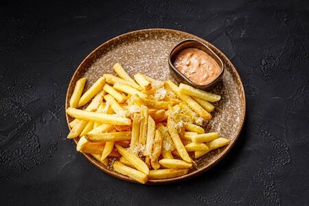 Картофель фри с пармезаном