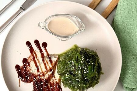 Салат чука с угрем