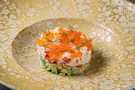 Салат с крабом и авокадо