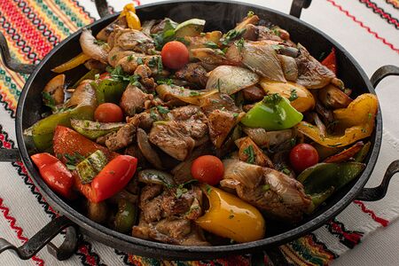 Сач със пилешко месо