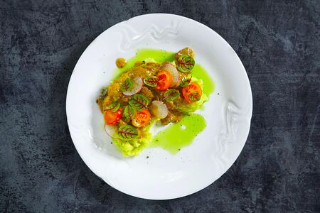 Боккончини из телятины с картофельным пюре