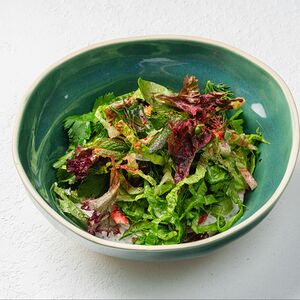 Салат с крабом и шпинатом