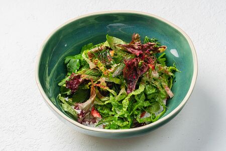 Салат с крабом и шпинатом