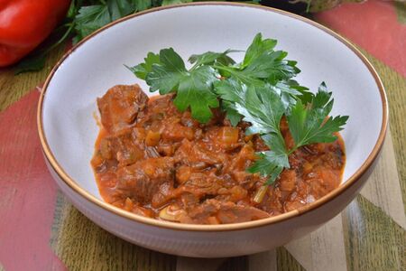 Чахохбили из курицы со спелыми томатами и зеленью