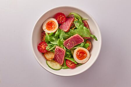 Салат с тунцом дзуке