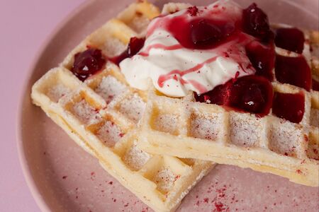 Вафли венские с вишневым джемом