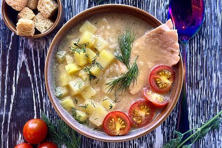 Уха с сёмгой и креветками