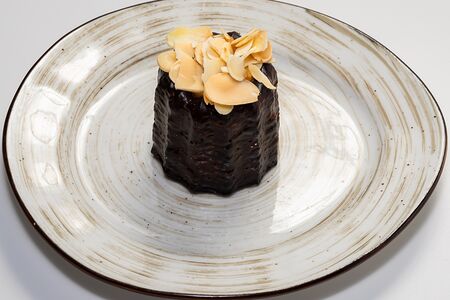 Канеле с карамельной начинкой