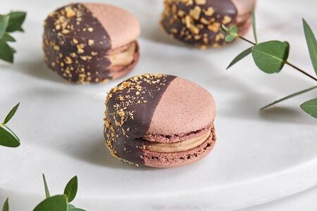 Макаронс шоколад-фундук