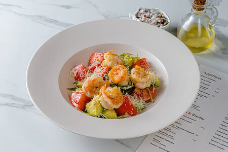 Салат с креветками и авокадо 