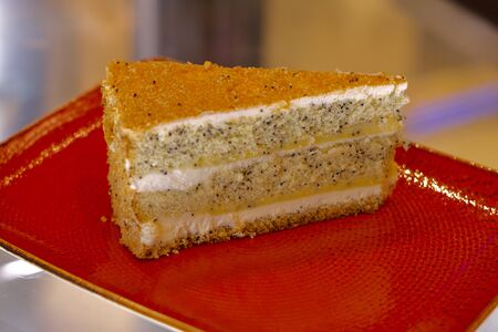 Маковый торт с лимонным курдом