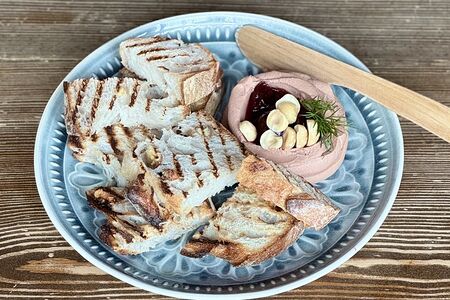 Паштет из печени цыплёнка с вишней и фундуком