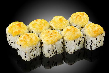 Запеченный ролл с копченым лососем 