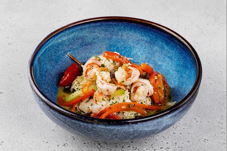 Треска с тигровыми креветками