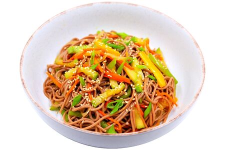 Лапша гречневая с овощами