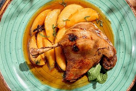 Запечённая утиная ножка 