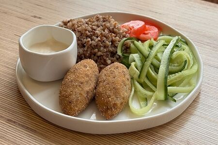 Гречаники со спагетти из огурца